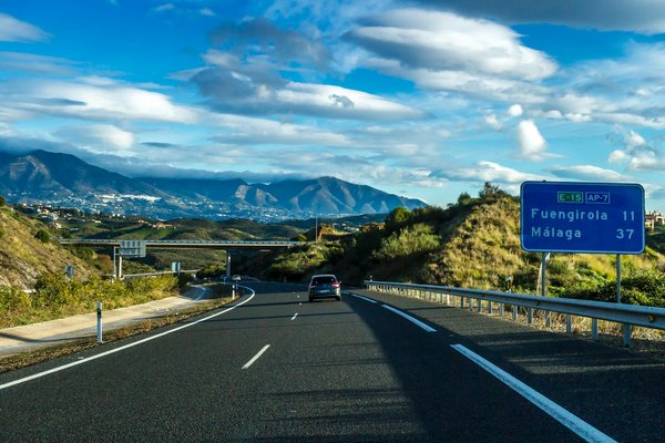 Mastering Fuel Efficiency: Top Driving Techniques for UK Motorways